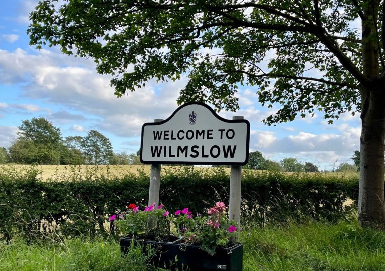 Welcome to Wilmslow, Cheshire sign